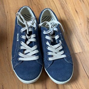 Taos denim color sneakers with arch support